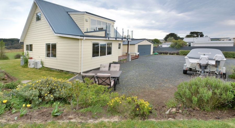  at 196 Moturata Road, Brighton