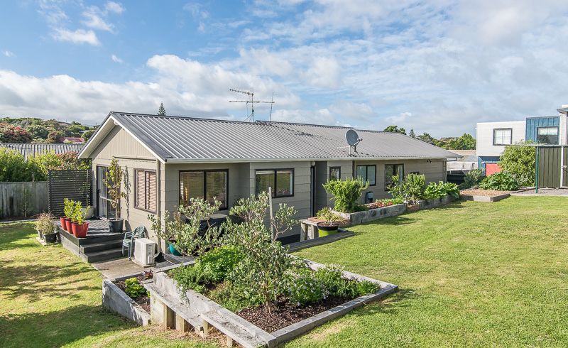  at 85 Queens Road, Waikanae Beach, Waikanae