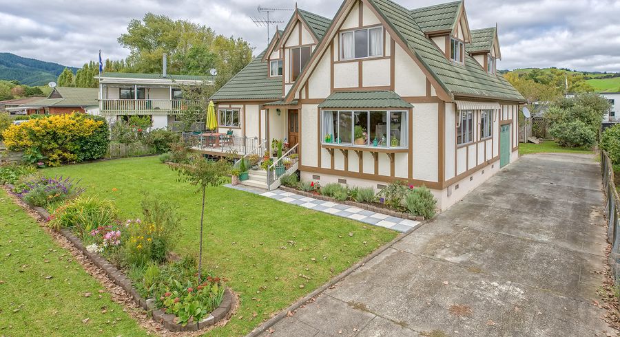  at 17 FERNDALE DRIVE, Kawakawa Bay, Auckland