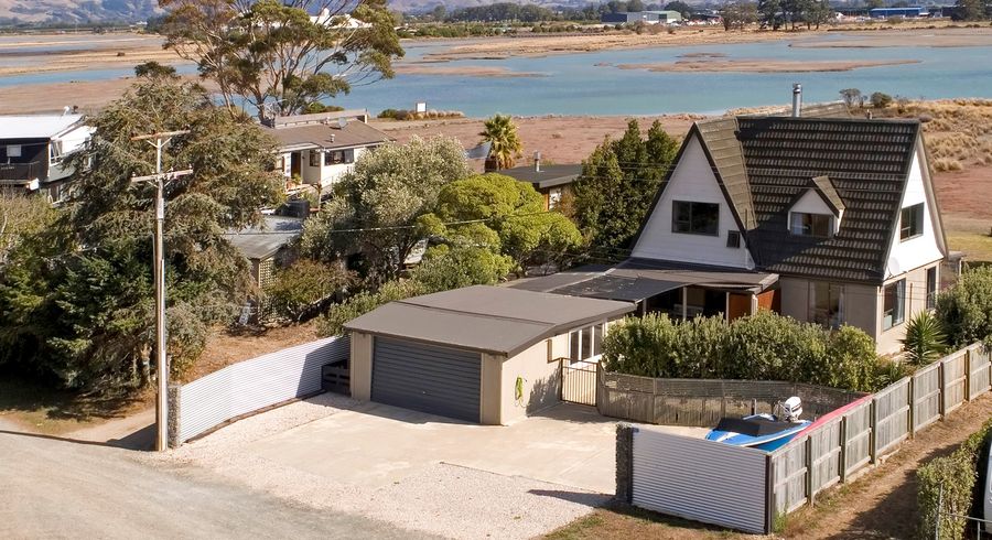  at 140 Barnett Avenue, Best Island, Richmond