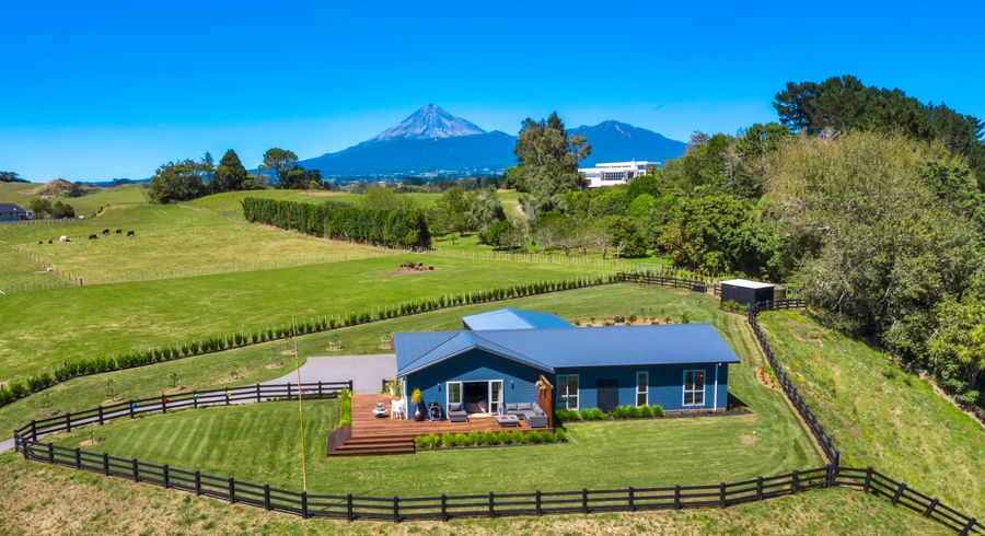 at 2 Konukunuku Way, Omata, New Plymouth