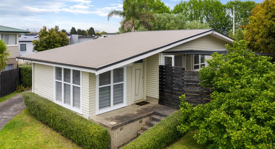  at 100 Holly Street, Avondale, Auckland