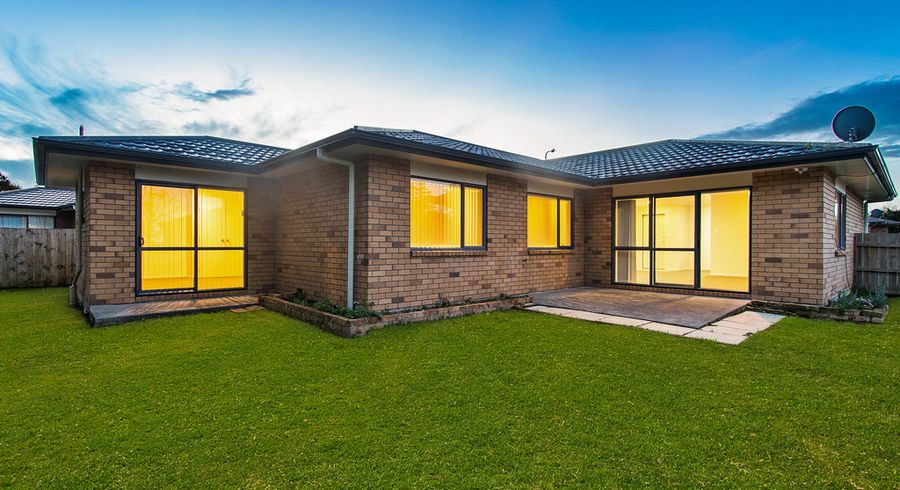  at 4 Neesons Way, Glendene, Auckland