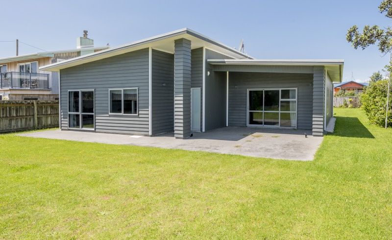  at 38 Rua Avenue, Waitarere Beach, Levin