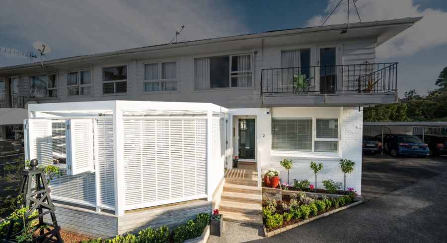  at 2/25 Roberta Avenue, Glendowie, Auckland