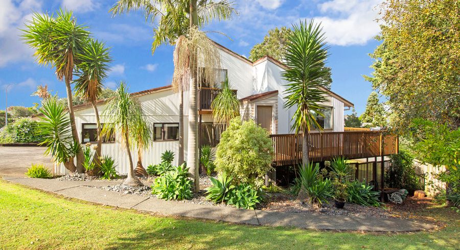  at 2 Riverhills Avenue, Pakuranga Heights, Auckland