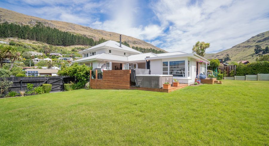 at 6 Sumnervale Drive, Sumner, Christchurch