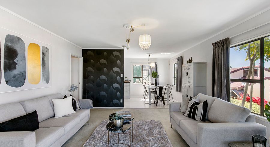  at 2/9 Valhalla Drive, Beach Haven, Auckland