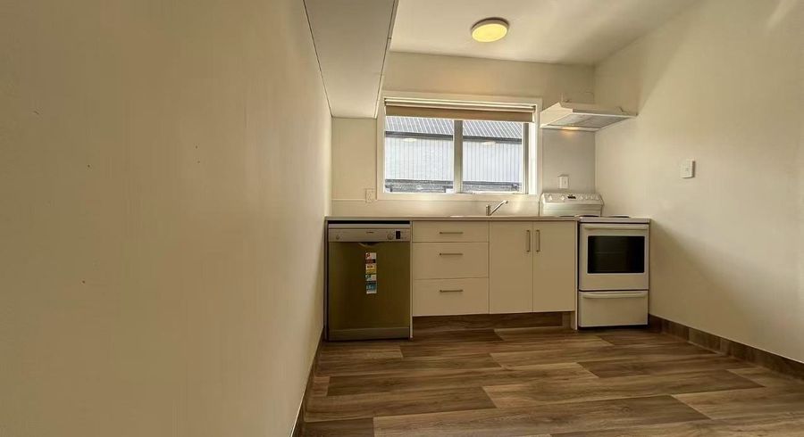  at 2/12A Lunn Avenue, Mount Wellington, Auckland City, Auckland