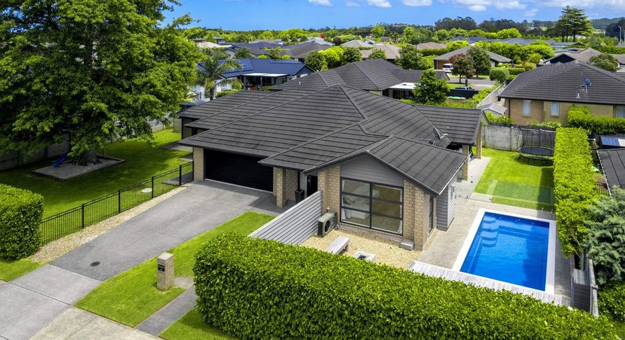  at 13 Munford Lane, Riverhead, Riverhead