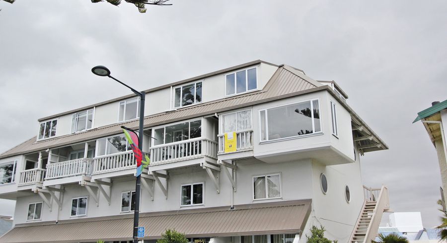  at 243 Marine Parade, Napier South, Napier