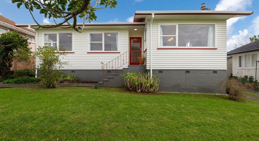  at 10 Japonica Drive, Beach Haven, North Shore City, Auckland