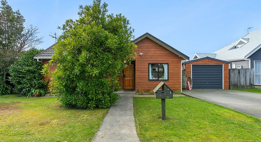  at 6 Westridge, Camborne, Porirua
