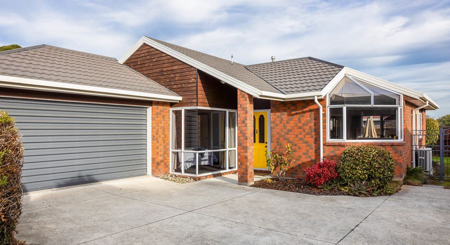  at 2/137 Sawyers Arms Road, Northcote, Christchurch