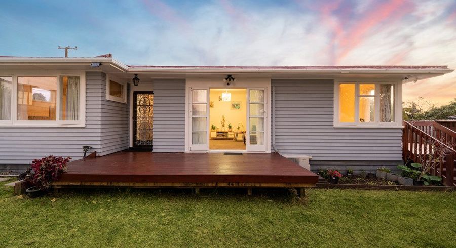  at 27 Fairdene Avenue, Henderson, Waitakere City, Auckland