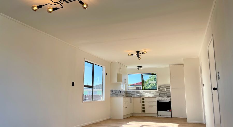  at 9 Treviso Place, Clover Park, Auckland