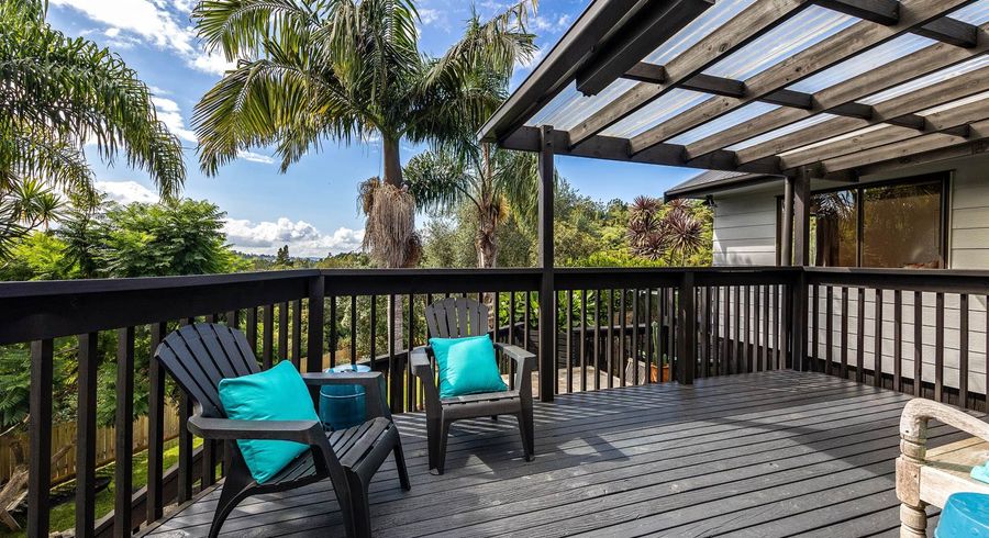  at 3B Laingrange Place, Laingholm, Auckland