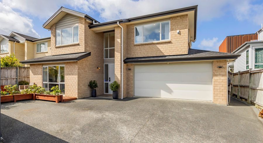  at 10 Ballyboe Place, Pinehill, Auckland