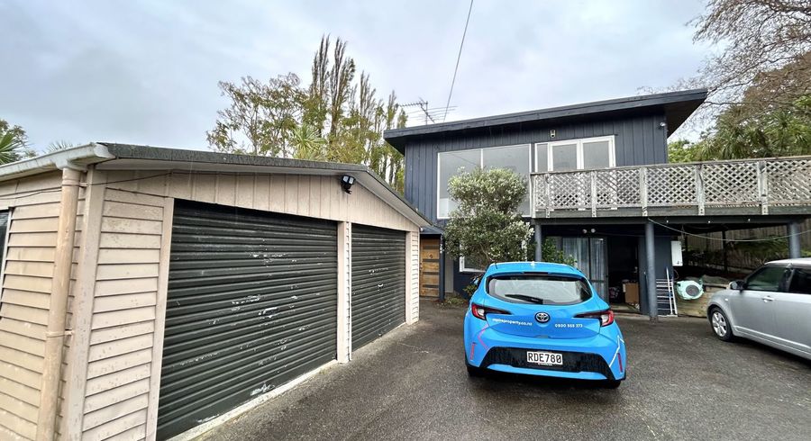  at 706 East Coast Road, Pinehill, North Shore City, Auckland