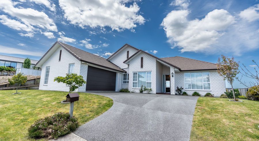  at 51 Sylvester Crescent, Flagstaff, Hamilton