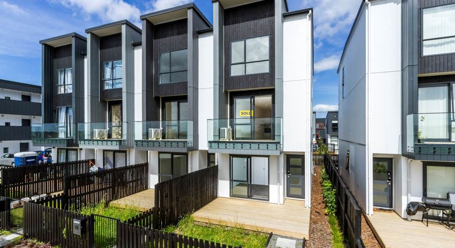  at 12 Papa Takaroa Lane, Flat Bush, Manukau City, Auckland