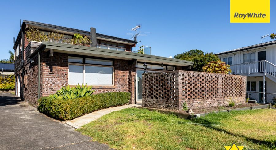  at 2/17 Hawkins Street, Meadowbank, Auckland City, Auckland