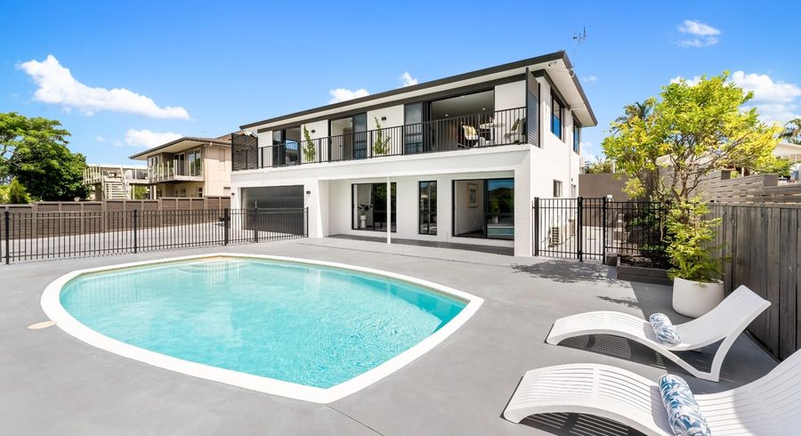  at 114 Bramley Drive, Farm Cove, Manukau City, Auckland