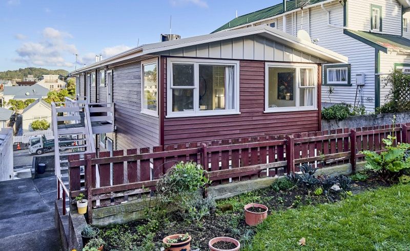  at 2/16 Rolleston Street, Mount Cook, Wellington