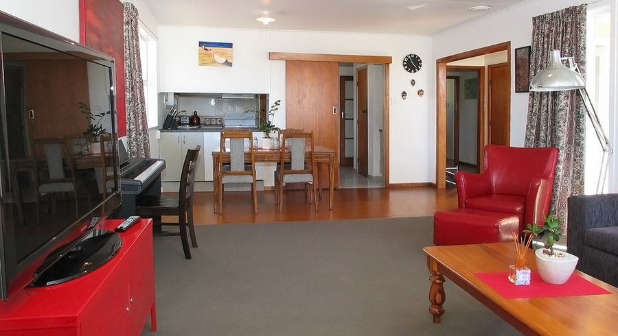  at 17 The Drive, Tawa, Wellington
