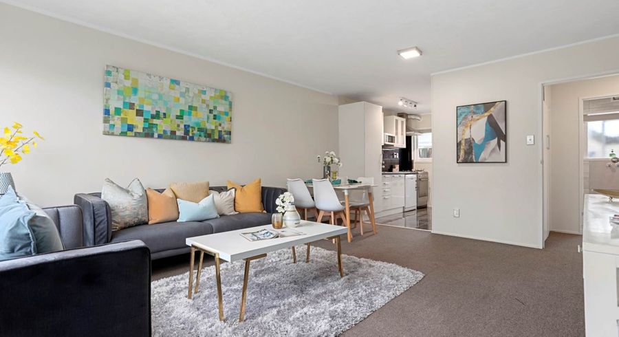  at 11/5 Keeling Road, Henderson, Auckland