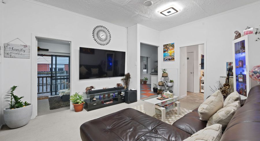  at 3 Royton Avenue, Mangere East, Manukau City, Auckland