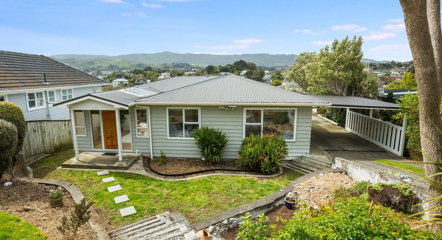  at 15 Tainui Terrace, Tawa, Wellington