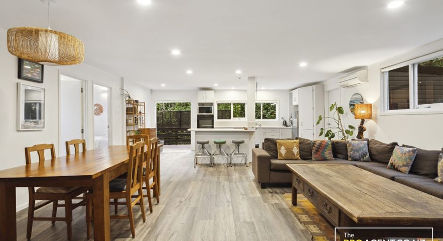 at 19 Laingholm Drive, Laingholm, Waitakere City, Auckland
