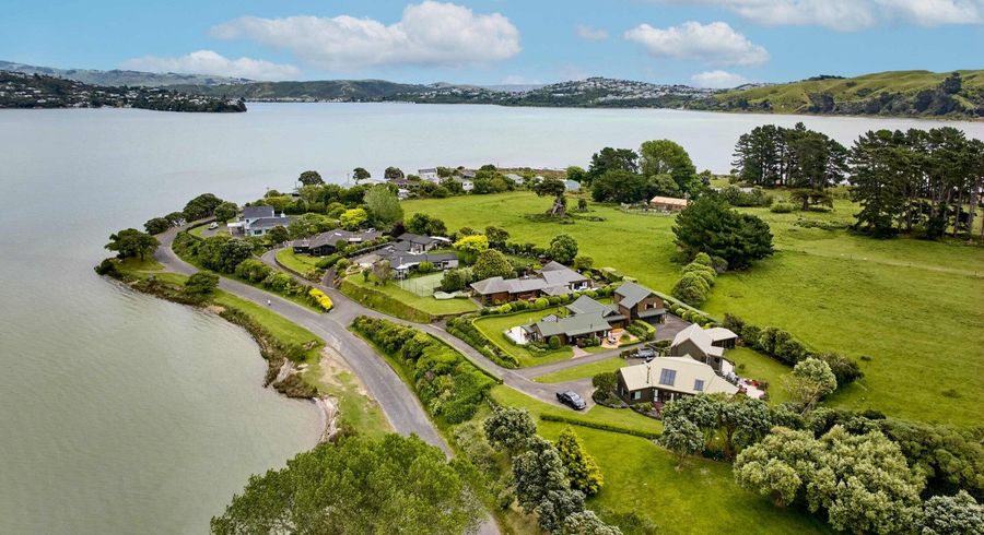  at 31 Motukaraka Point, Pauatahanui