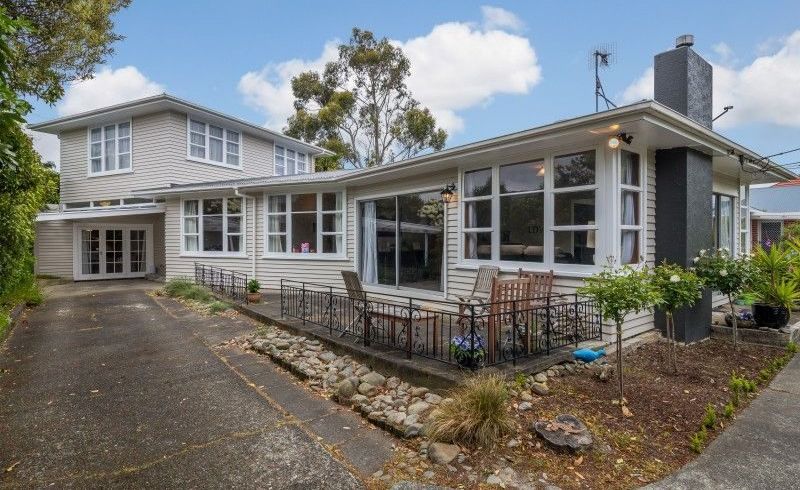  at 9 Hall Grove, Ebdentown, Upper Hutt