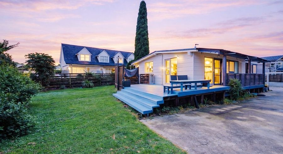  at 32 Akoranga Drive, Northcote, North Shore City, Auckland