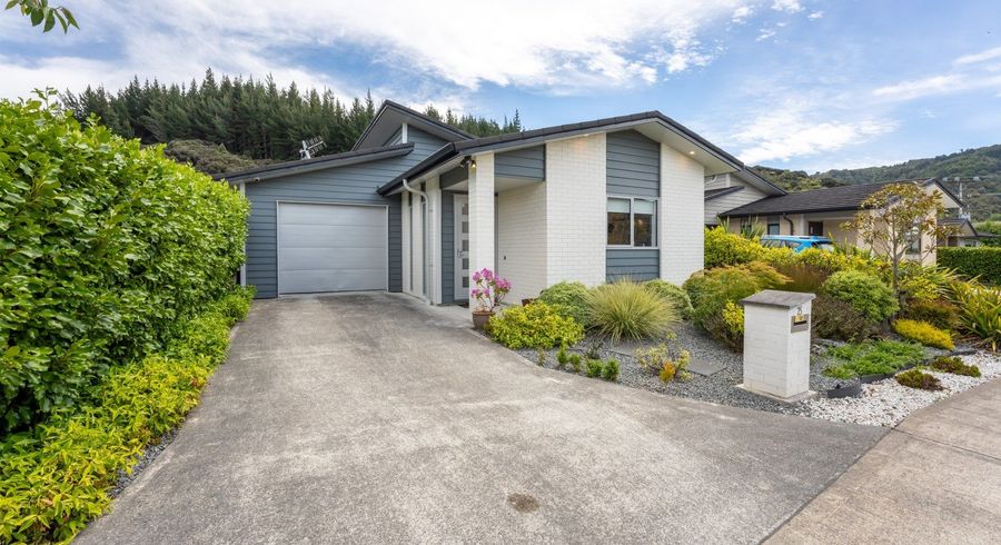  at 25 Somerby Mews, Silverstream, Upper Hutt