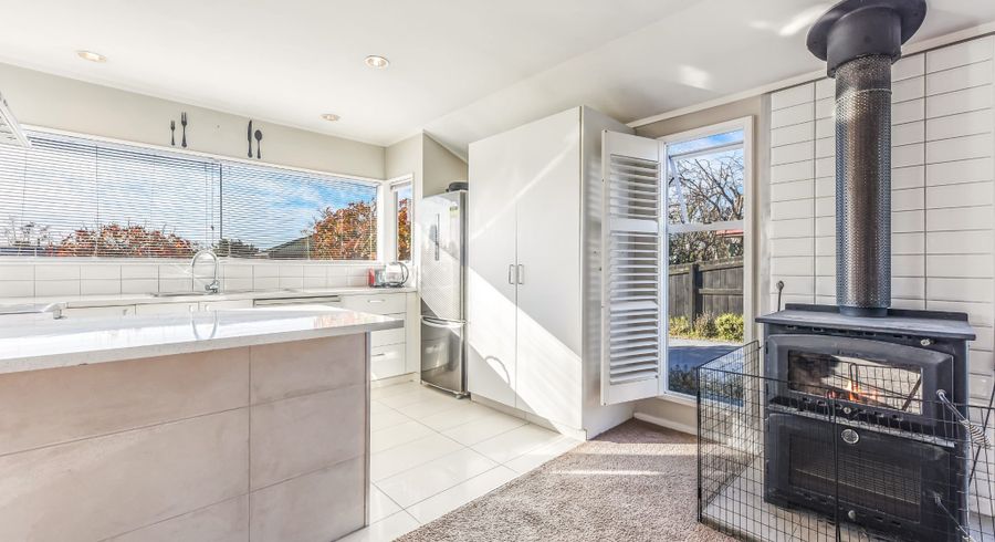 at 27 Arbor-Lea Avenue, Richmond