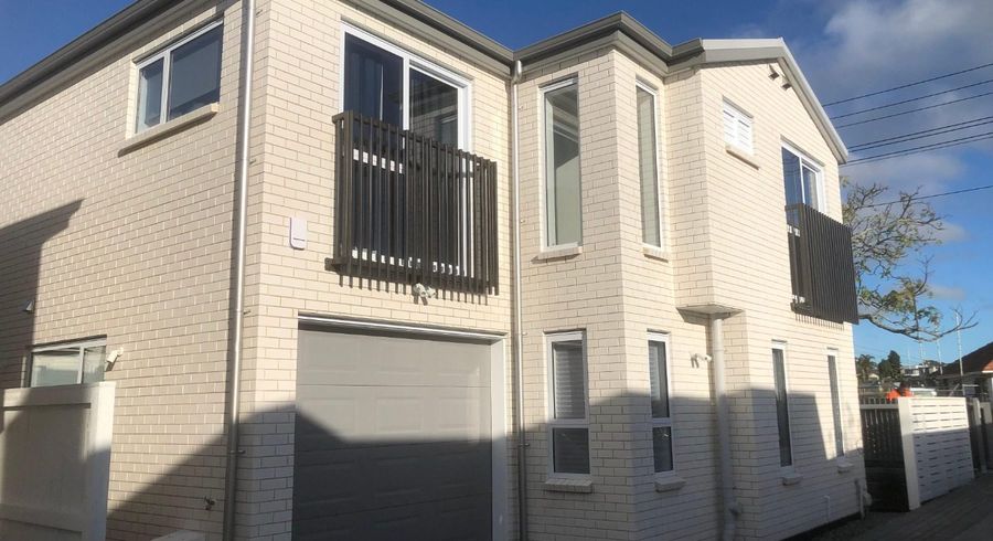  at 39a Waiohua Road, Greenlane, Auckland City, Auckland
