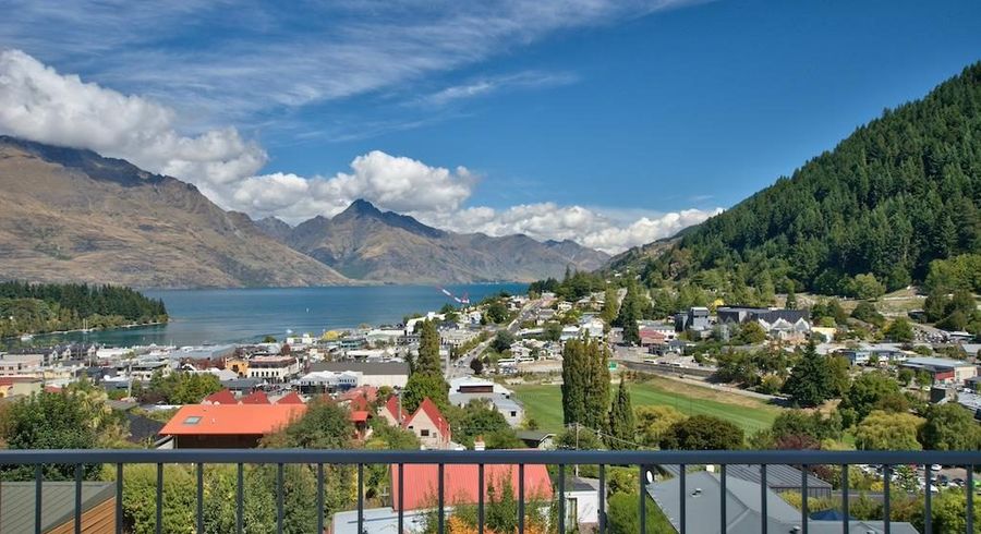  at 9 Anderson Heights, Queenstown Hill, Queenstown-Lakes, Otago