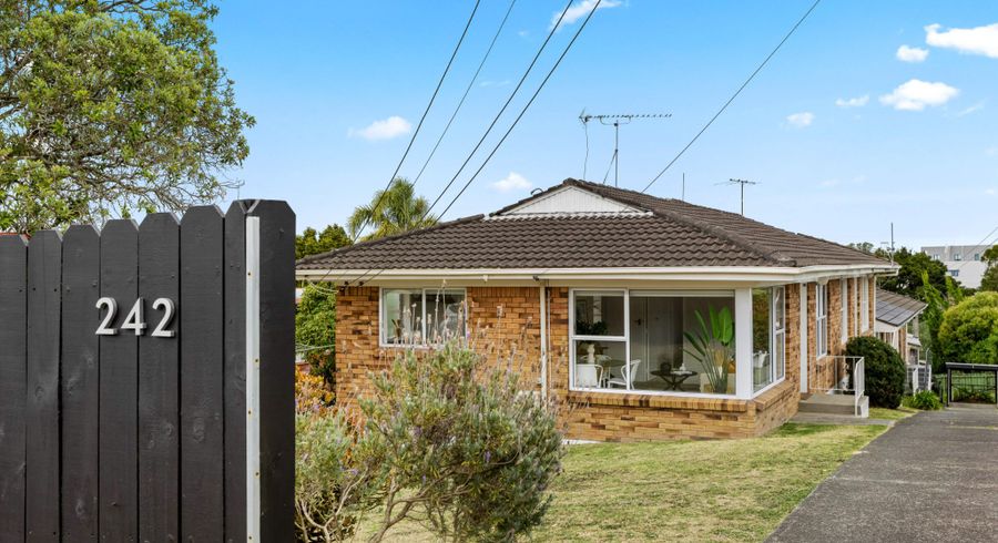  at 1/242 Onewa Road, Birkenhead, Auckland