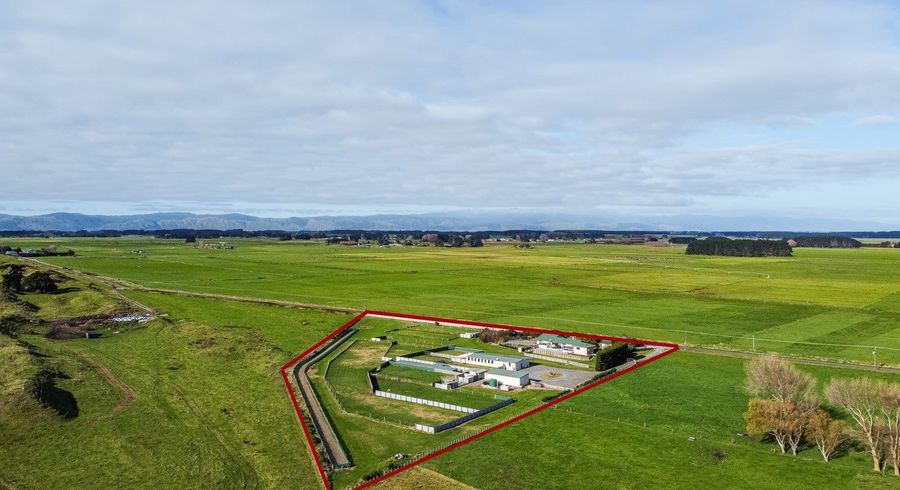  at 140 Lake Road, Himatangi