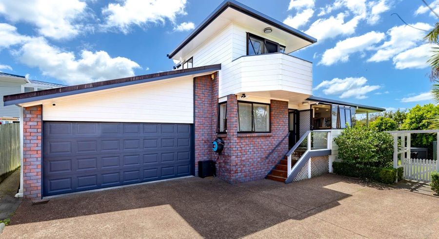  at 32a  Jaemont Avenue, Te Atatu South, Waitakere City, Auckland