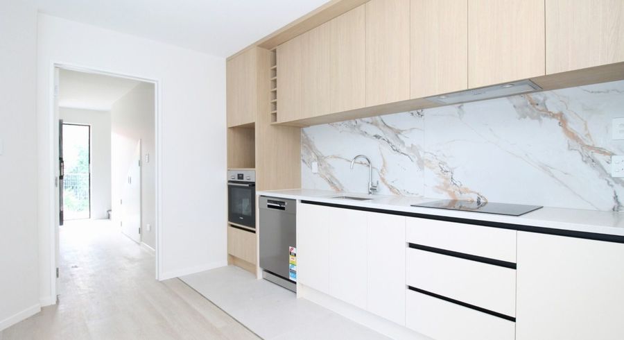  at 7C Spears Place, Botany Downs, Manukau City, Auckland