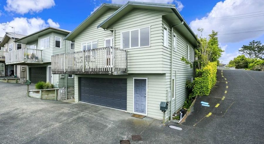  at 1/61 The Avenue, Albany, North Shore City, Auckland