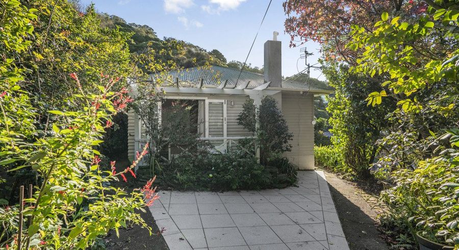  at 12 Dunedin Terrace, Melrose, Wellington