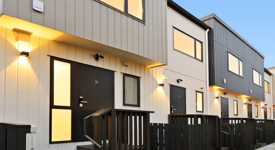  at 8/27 Britton Avenue, Mount Roskill, Auckland City, Auckland