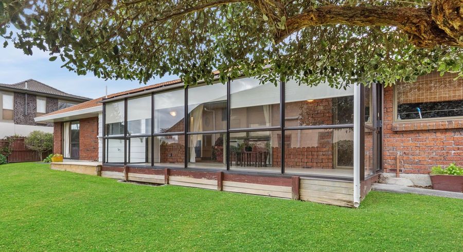  at 1/22 Westwell Road, Belmont, Auckland