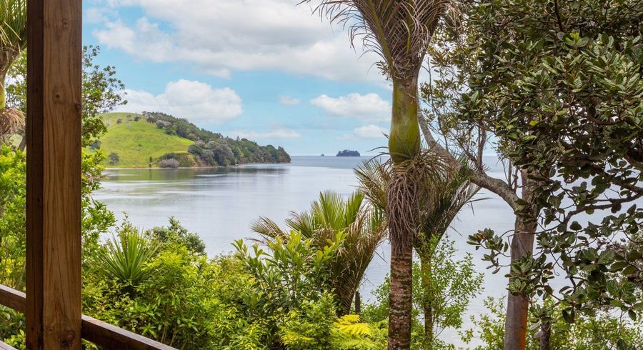  at 10 Clinton Road, Tawharanui Peninsula