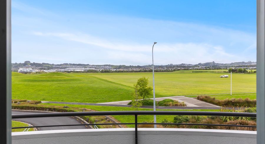  at 5/150 Chapel Road, Flat Bush, Manukau City, Auckland